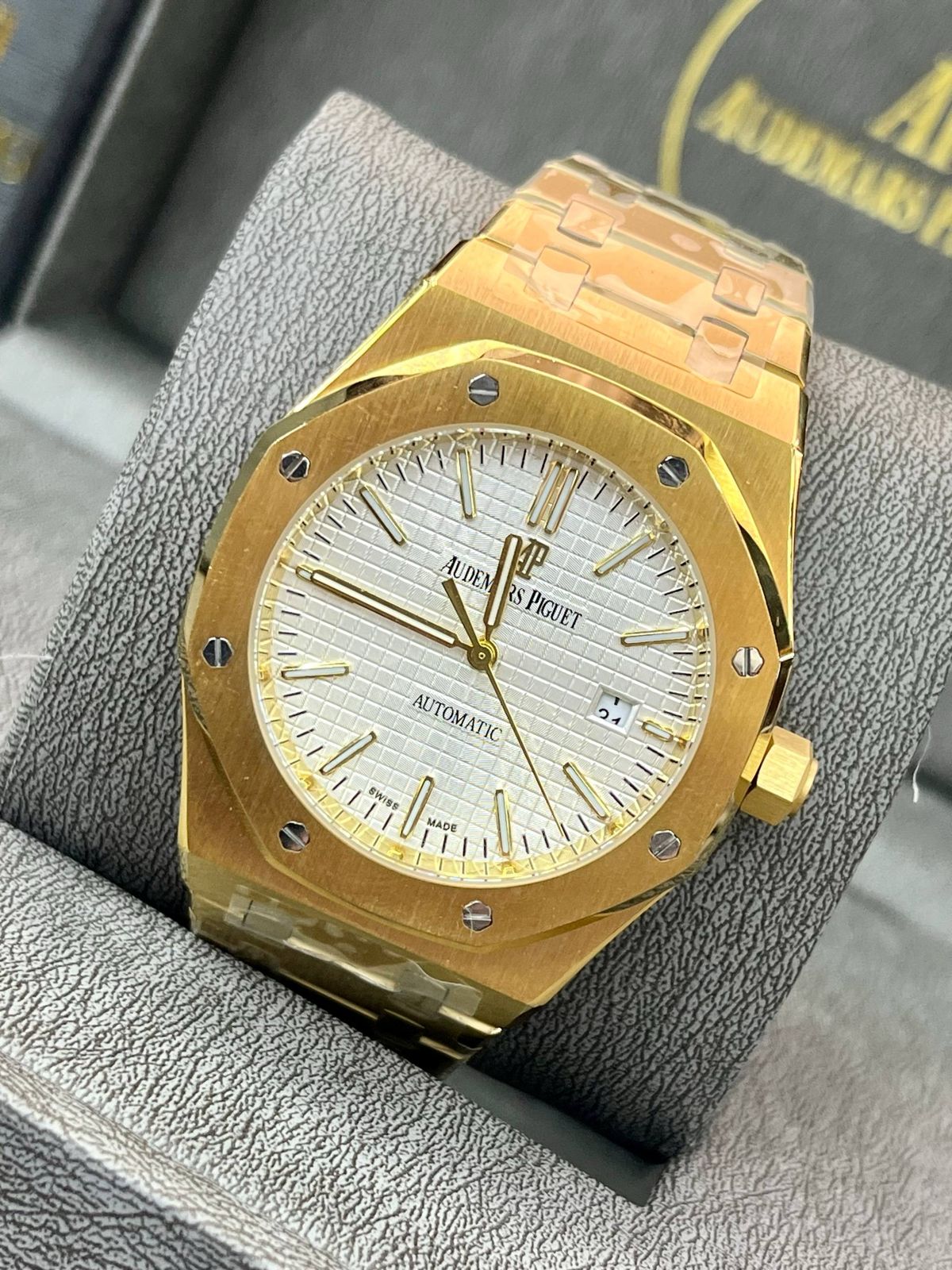 AUDEMARS PIGUET ROYAL OAK RHODIUM CLASSIC