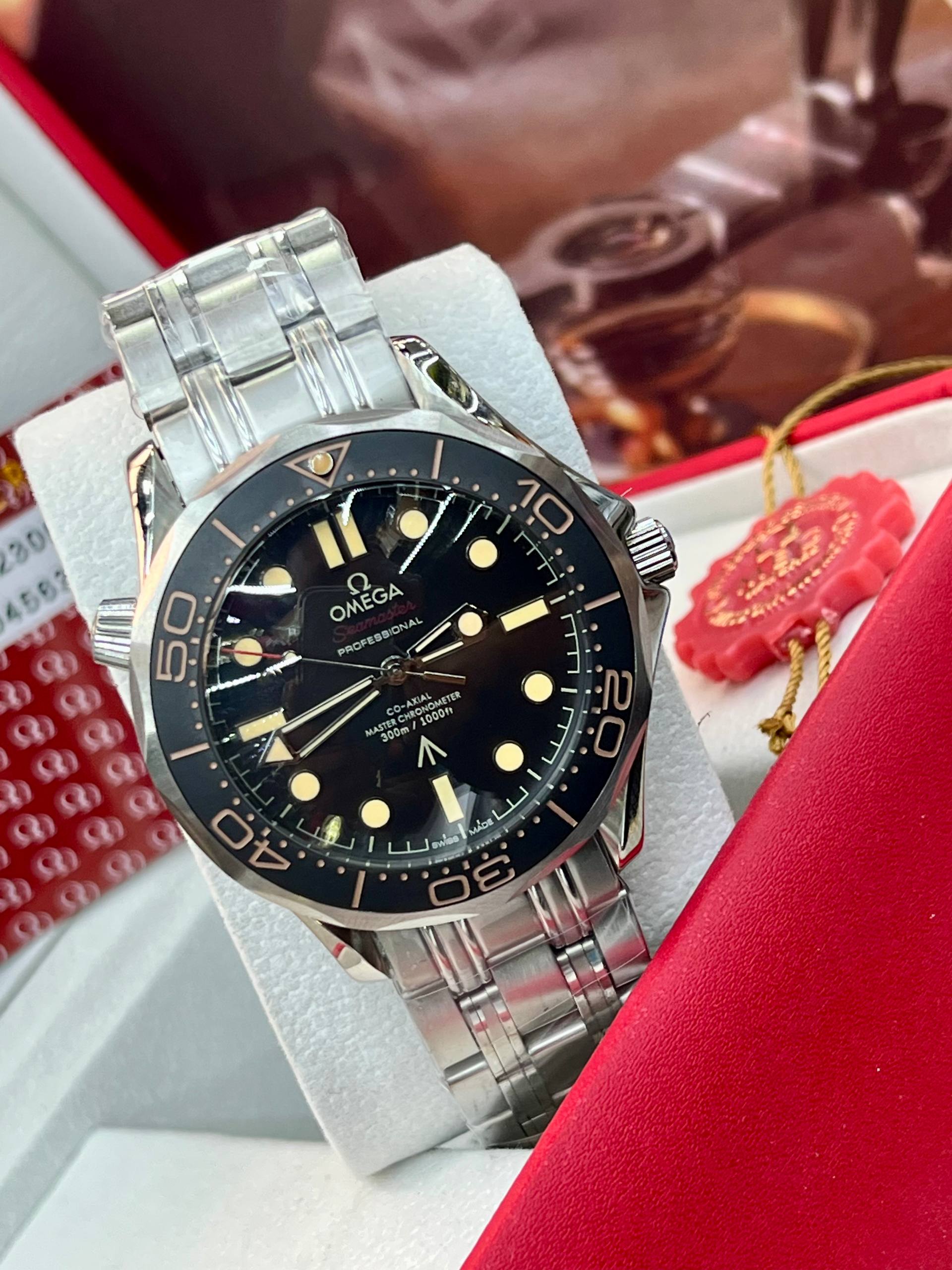 OMEGA SEAMASTER DIVER 300M AGENTE 007